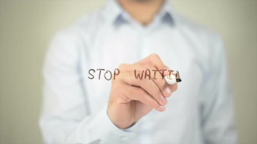 Stoppen Sie das Schreiben eines wartenden Mannes
