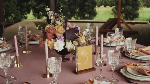 Elegant Wedding Table Setting for Outdoor Celebration