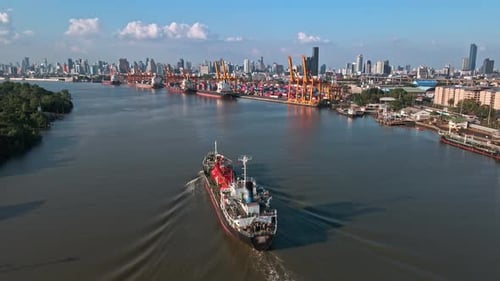 Cisterna de GLP de gas licuado de petróleo rojo