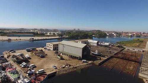 Un puerto y toda la actividad.