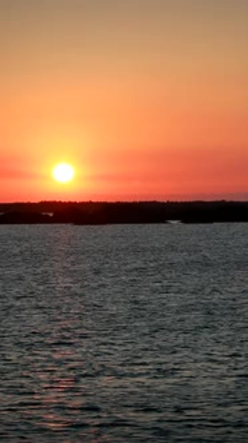 Suède Beau paysage marin au coucher du soleil