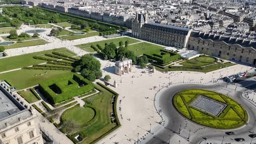 Museu do Louvre em Paris Ile De France, na França.