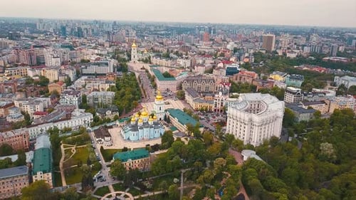 Luftaufnahme der Hagia Sophia aus der Vogelperspektive von Kiew, Ukraine.