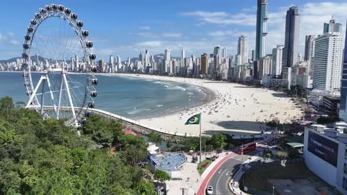 Escena de playa en Camboriú en Santa Catarina, Brasil.