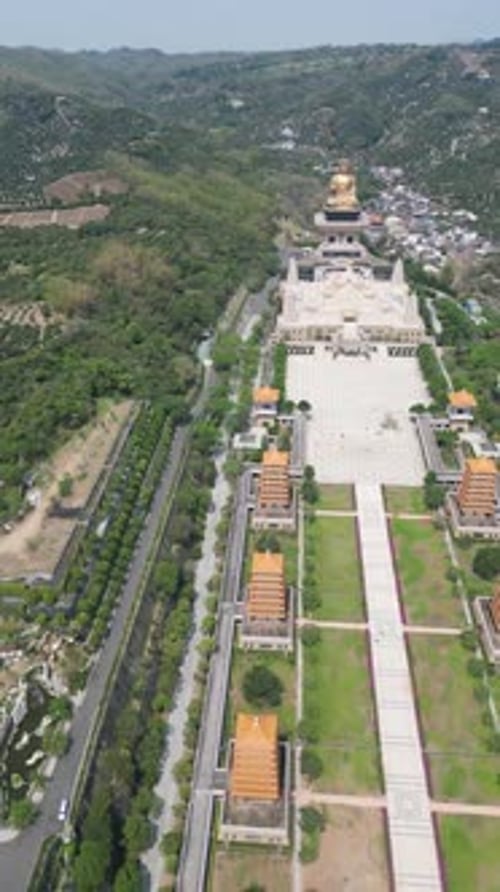 Vue aérienne par drone du temple du Grand Bouddha de Fo Guang Shan dans le sud
