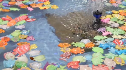 V18. Animation pour enfants pêcheur en mer. Divertissements et loisirs avec les enfants.