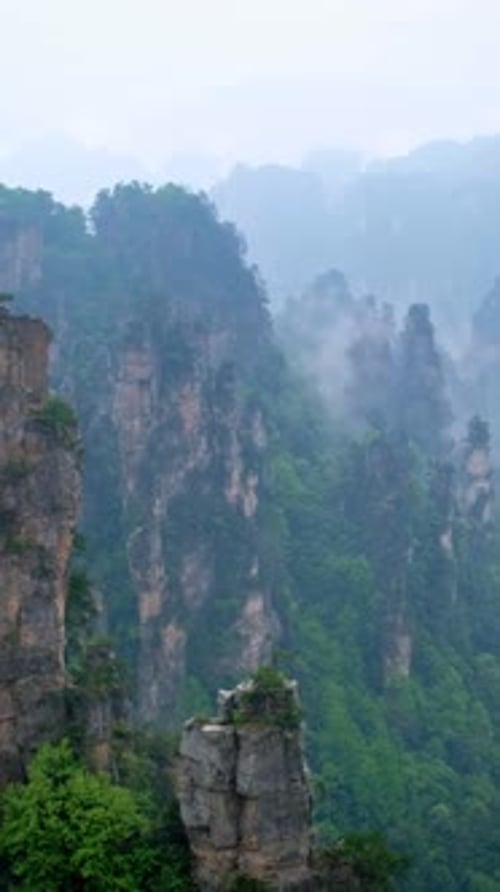 Montagnes de Zhangjiajie, Chine