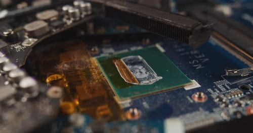 Abnehmbare Computerplatinen zur Reparatur. Aufnahme