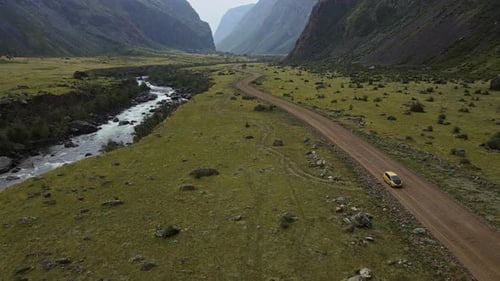 Vista aérea do vale pitoresco