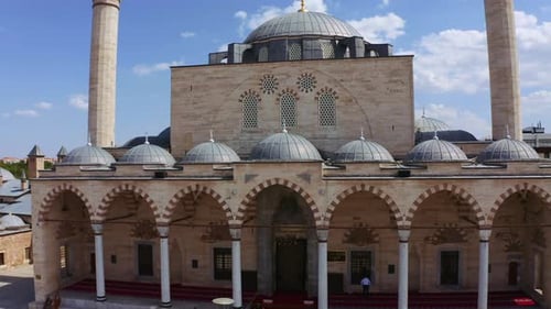Luftaufnahme der historischen Sultan-Selim-Moschee. 4K.