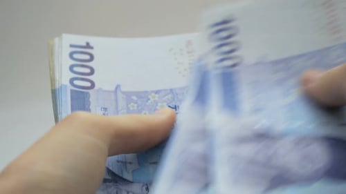 Counting Korean Won Currency Denominations