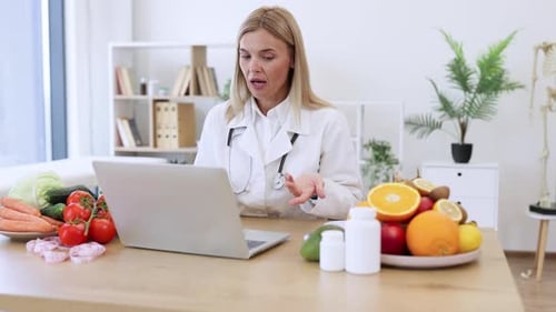 Doctor Explains Diet and Nutrition Online