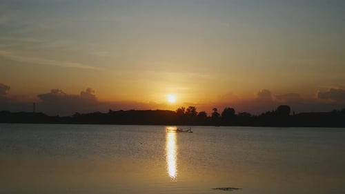 Hintergrundvideo bei Sonnenuntergang