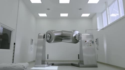 et chaîne de production de vitamines avec homogénéisateur à grande vitesse en action