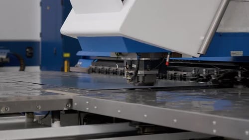 CNC-Maschine bei der Arbeit