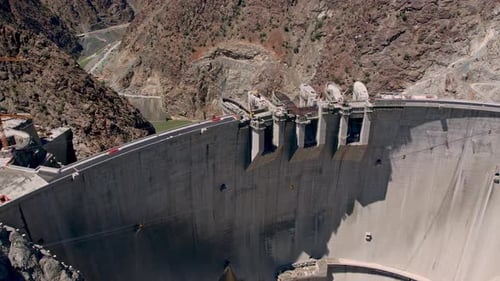 Labor Force Involved in Dam Construction