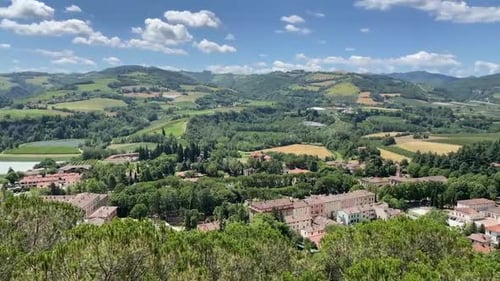 Paysage rural près de Brisighella, unanimement reconnu comme le plus bel endroit de Romag