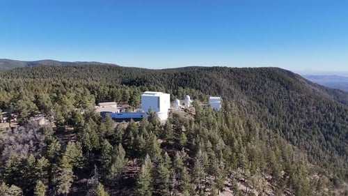 Un Drone droit à cercle lent a tiré sur l'observatoire d'Apache Point