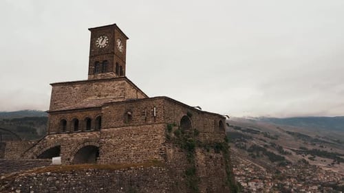 Cidade de Gjirokaster na Albânia, lugares Cinematográfico - Patrimônio Mundial da UNESCO em 4K