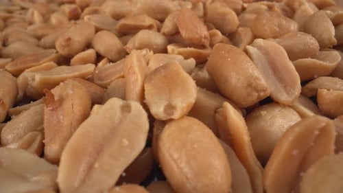 Arachides grillées salées, produit alimentaire utilisé par de nombreux producteurs Commerciaux et recettes comme