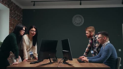 Département créatif de développement de logiciels et de sites Web, entreprises, hommes, femmes, spécialistes professionnels