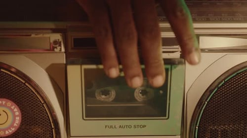 Playing Music on Retro Ghetto Blaster