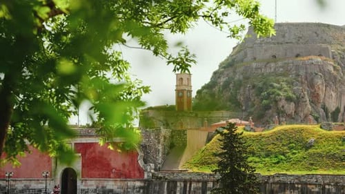 Gros plan depuis l'extérieur de la vieille forteresse de Corfou, en Grèce.