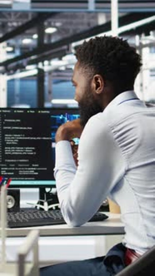 Der Programmierer für vertikale Videorechenzentren verwendet das Node Tree-Programm für neuronale Netzwerke, um Probleme zu identifizieren