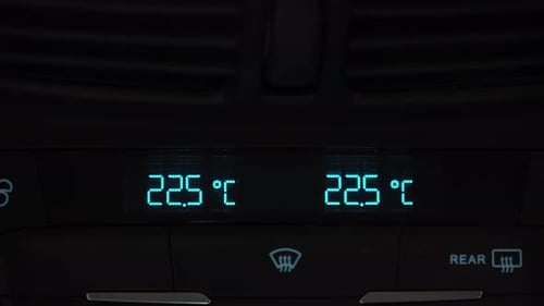 Car air conditioner increasing temperature in cabin to 23 degrees, two-phase climate control