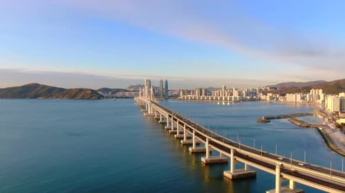 Gwagan-Brücke, Busan, Korea, Luftaufnahme der Drohne in 4K