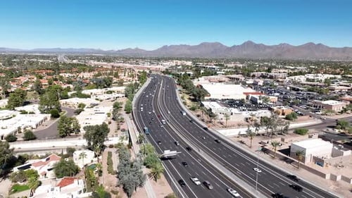 Luftaufnahme des urbanen Stadtbildes in der Nähe von Camelback Mountain, Vereinigte Staaten.