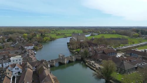 Pont de pierre historique de St Ives, Cambridgeshire, Royaume-Uni, Drone, vue aérienne