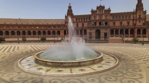 Vista giratoria de la fuente de la Plaza de España, Sevilla, España