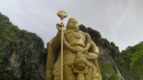 Vue aérienne de Lord Murugan pendant Thaipusam dans les grottes de Batu, à Kuala Lumpur, en Malaisie