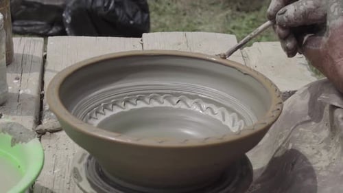 Bol en céramique à décoration traditionnelle
