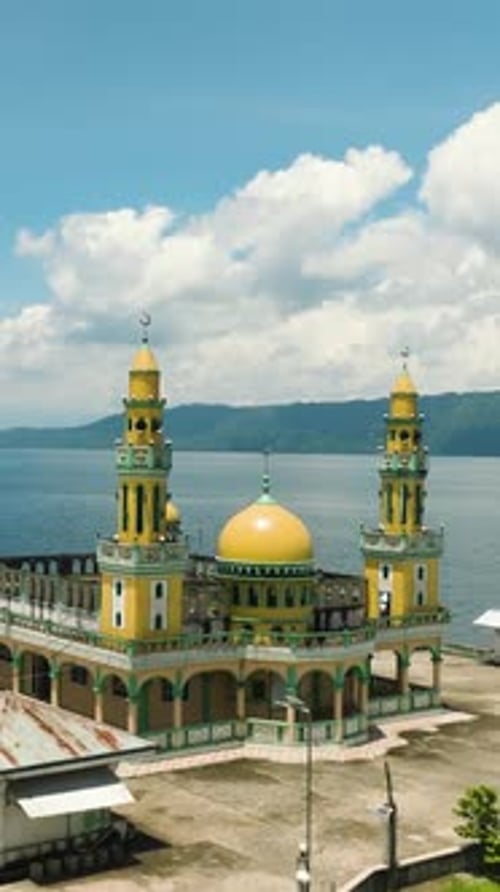 Linuk Masjid et le lac Lanao à Lanao Del Sur, aux Philippines