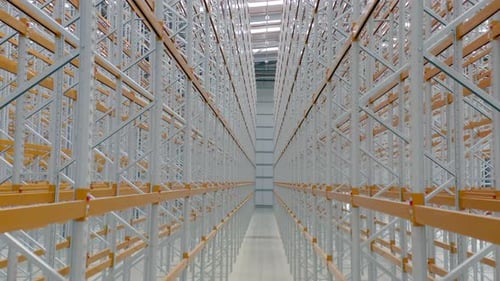 Système de rayonnage intérieur d'entrepôt récemment construit Flythrough