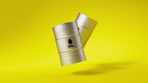 Deux barils de pétrole en métal argenté flottent sur fond jaune, vue de face, concept de l'industrie pétrolière, rendu 3D