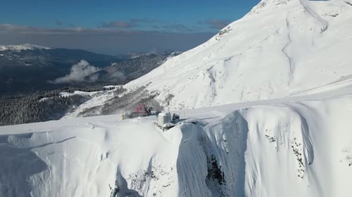 Schneekatze, Schneeräumung, Schneeräumung, Schneekatze, unverzichtbares Werkzeug in der nördlichen Wildnis, Snowcat