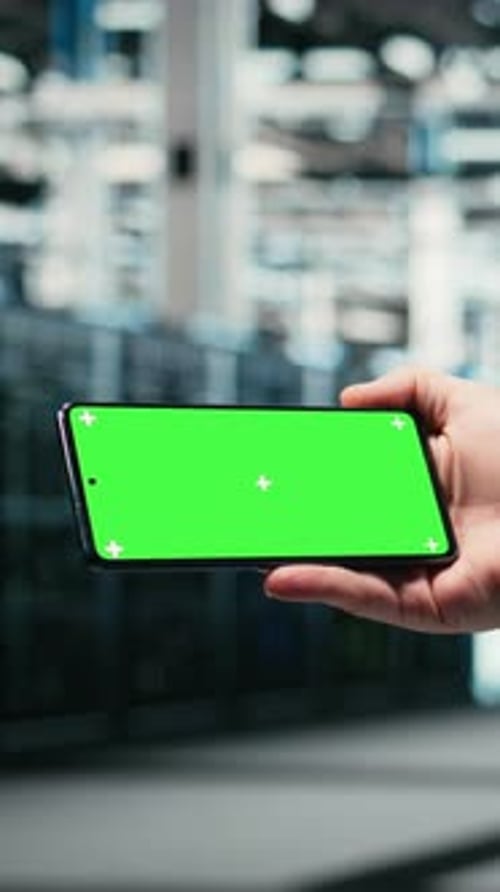 Vídeo vertical, pantalla verde, teléfono inteligente, gestión de estructura alámbrica, malla, equipo y administración en el centro de datos