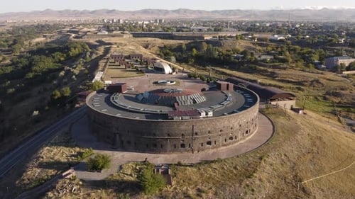 Vue aérienne de la forteresse noire de Gyumri