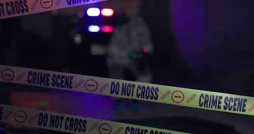 Polizeiband, Tatort oder CSI mit Beweisaufnahme mit Foto des Mordopfers