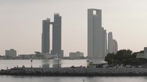 Heritage Meets Metropolis: Luftflug im Zentrum von Abu Dhabi