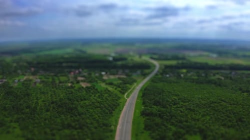 Blick auf die Summer Road Ukrina Tilt-Shift-Linse