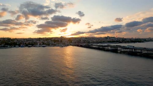 Zeitraffer Sonnenuntergang in Istanbul Stadt Türkei, Blick auf den Bosporus