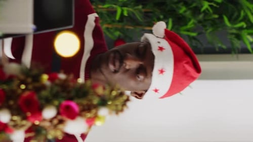 Vertical Video Worker Fed Up with Colleagues in Office