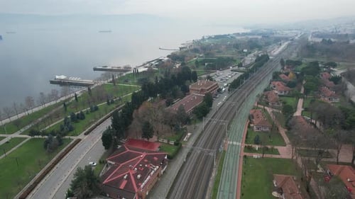 Eisenbahn, Autobahn und Hafen
