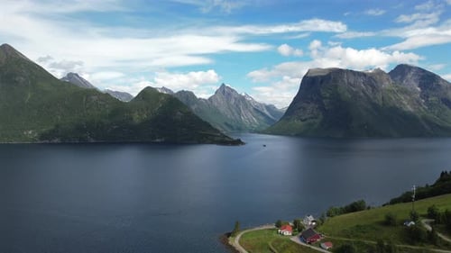 Saebo Hjorundfjord - Norway Fjord