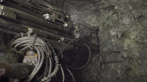 Machinery Equipment Drills Large Hole in Hard Rock of Mine