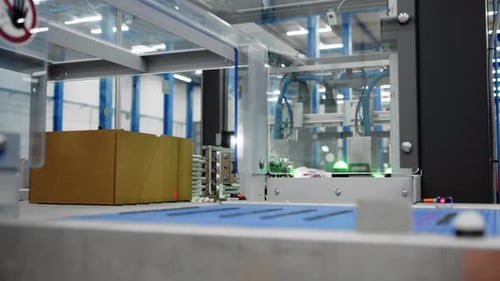 Emballage automatisé en usine ; chaîne de montage innovante